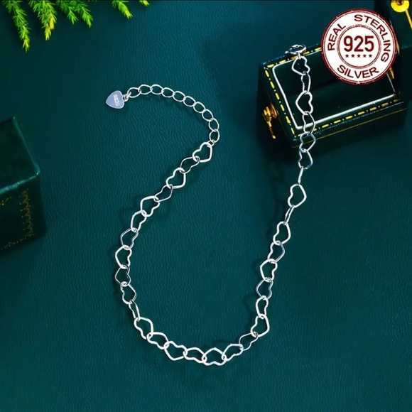 925 Sterling Silver Hollow Out Love Heart Thin Chain Bracelet New in Box - Picture 6 of 6